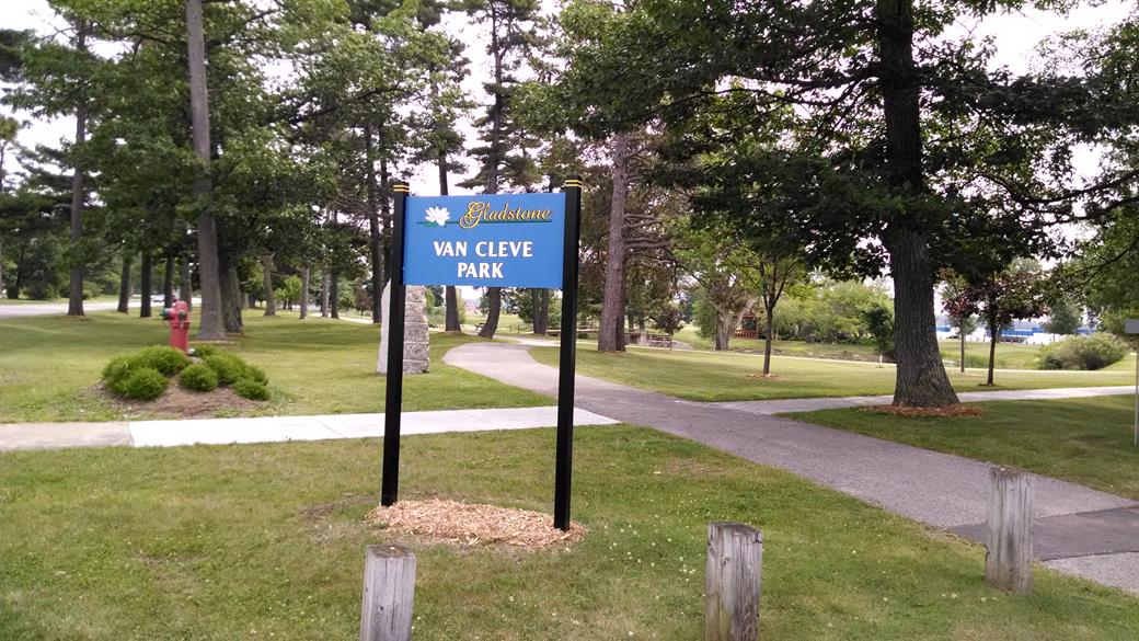 255_vanclevepark_1_1.jpg