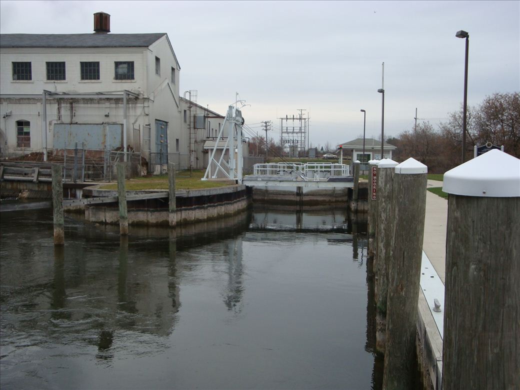 cheboygan_lock_dnr_11.jpg
