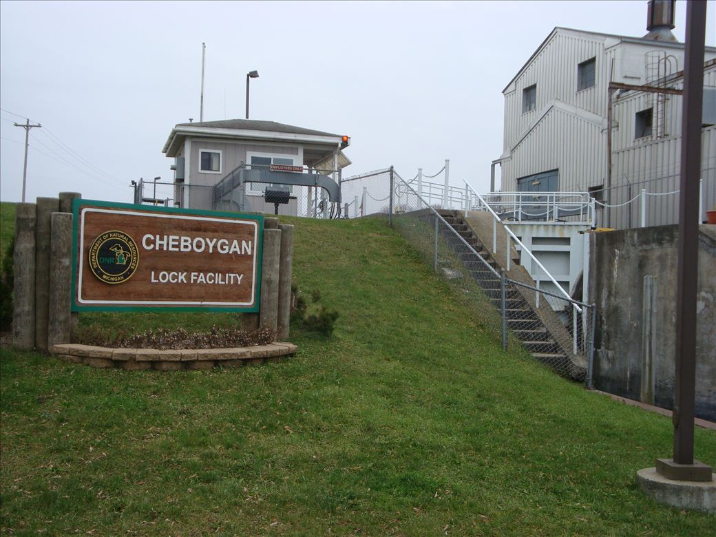 cheboygan_lock_dnr_9.jpg