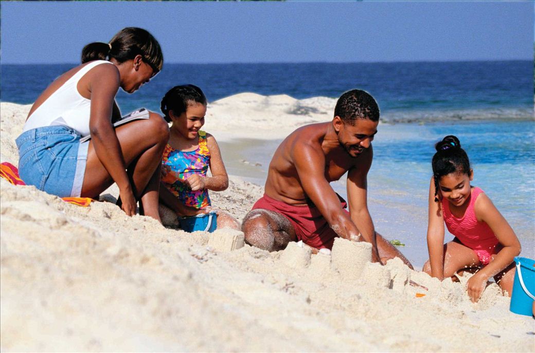 familyonbeachduck_lake.jpg