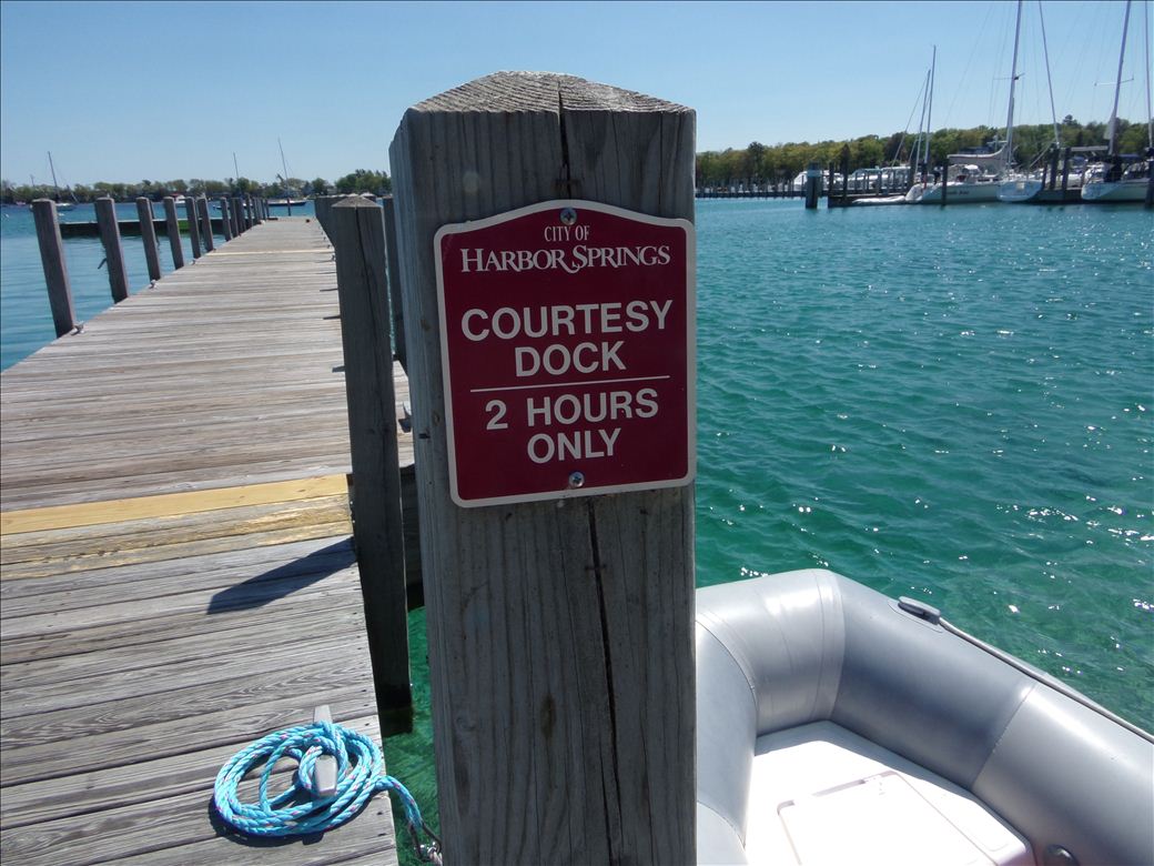 Harbor Springs Marina courtesy dock 2 hour limit