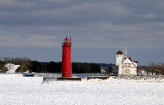 muskegon_lighthouse.jpg