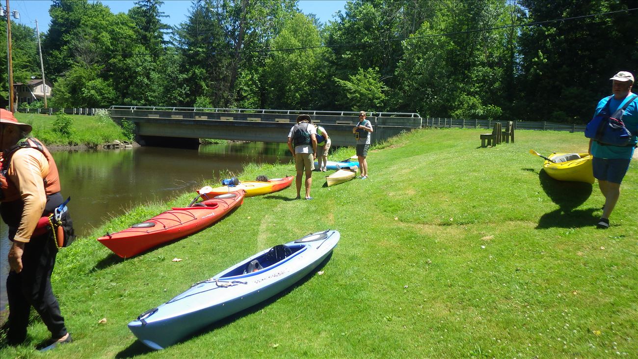 nice grassy bank access to river at Lawrence River Park