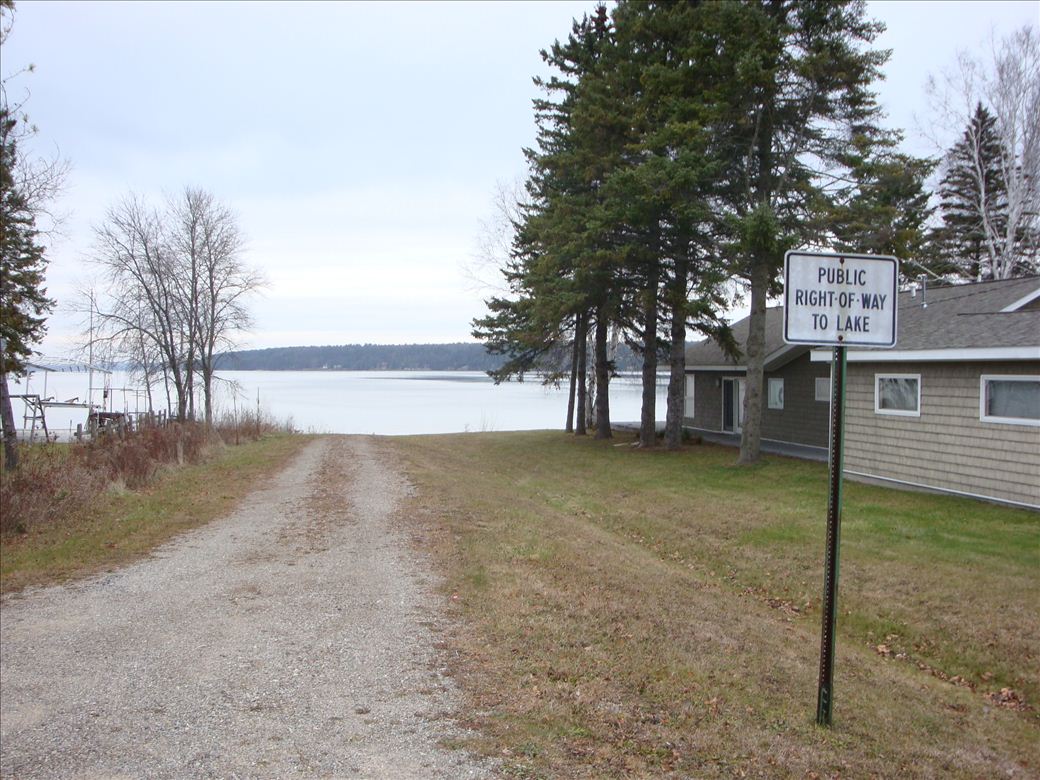 parrott_pointe_road_end_1.jpg