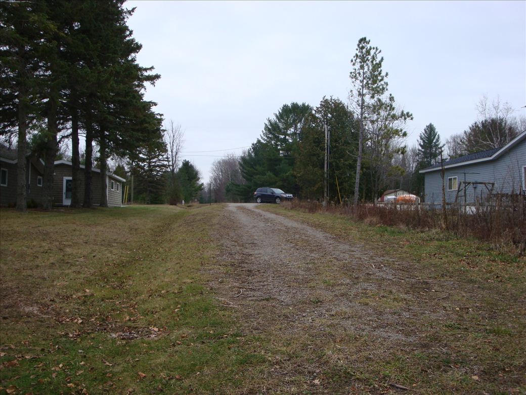 parrott_pointe_road_end_4.jpg