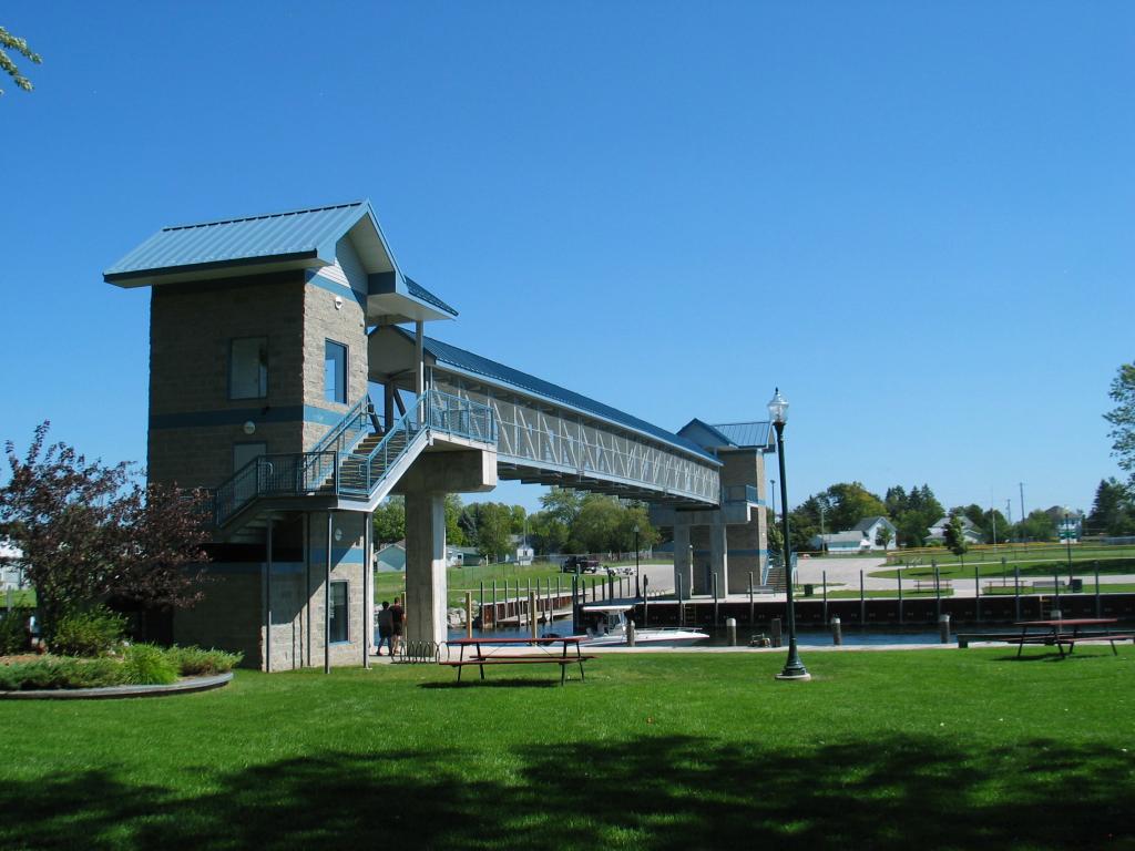 pedestrian_bridge_cheboygan.jpg