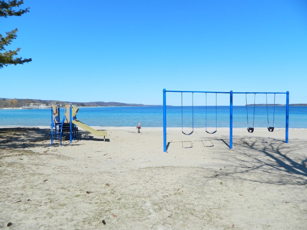 Suttons Bay Beach